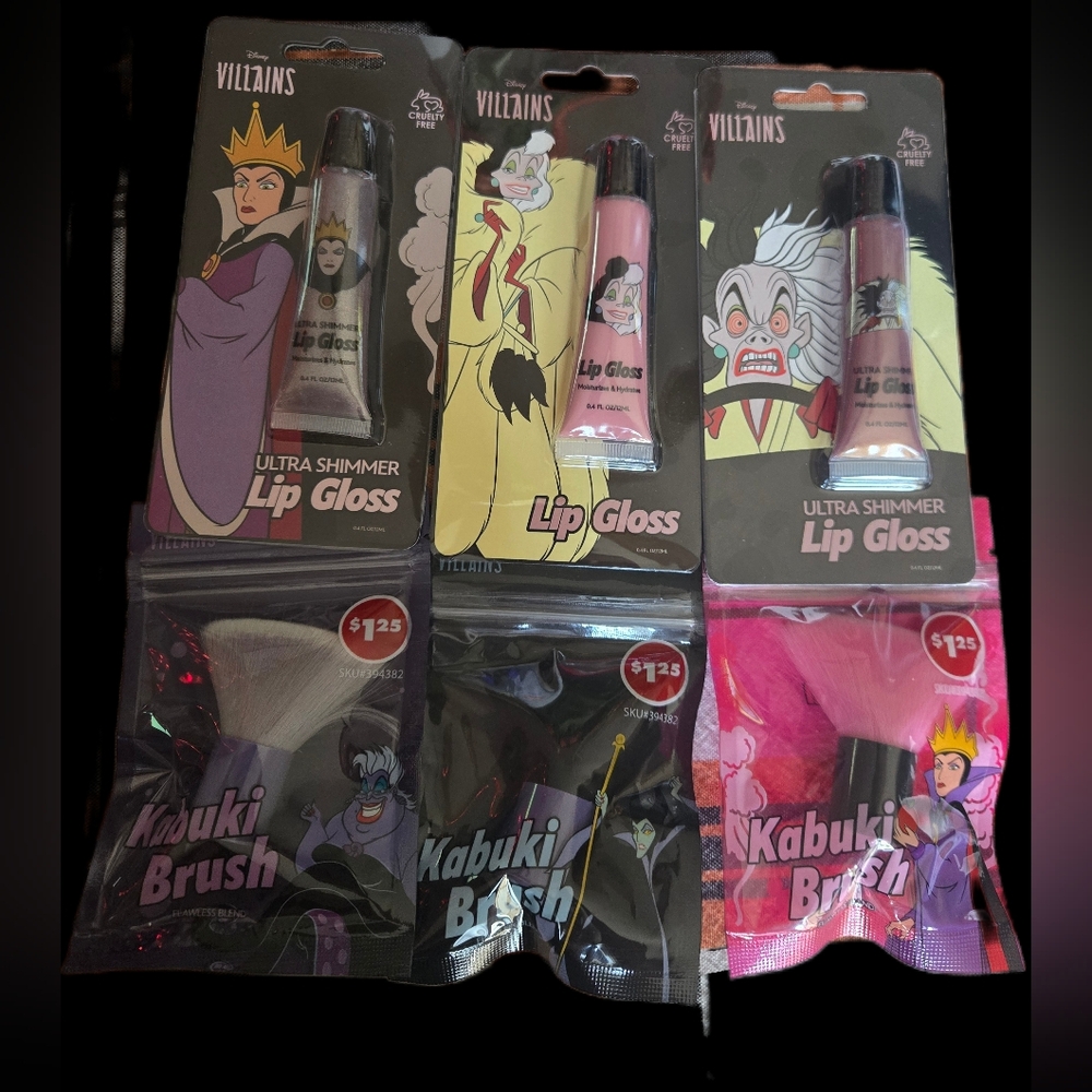 NWT Disney Villains Lip Gloss & Kabuki Brush Bundle